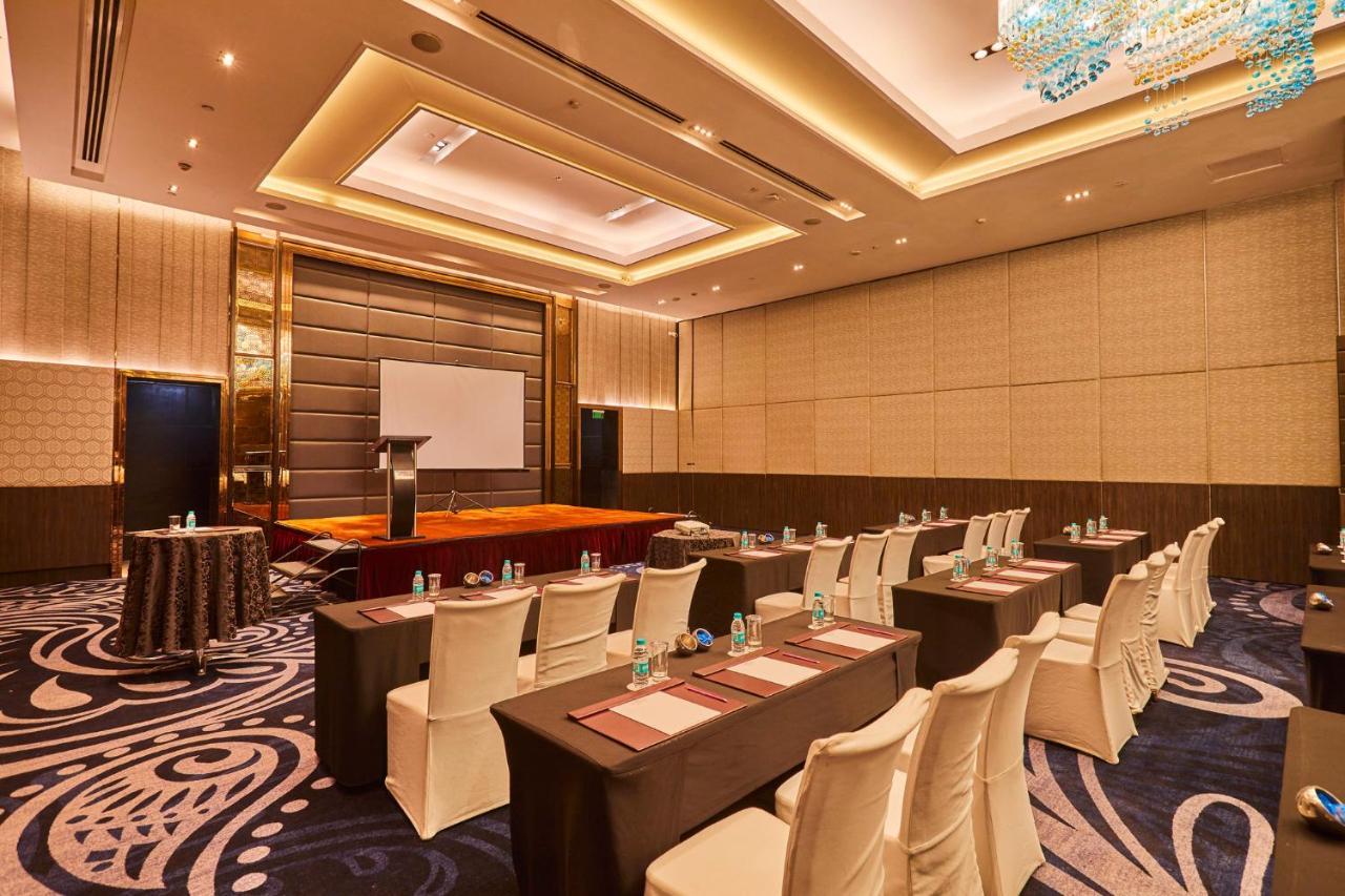 Crowne Plaza New Delhi Rohini By Ihg Hotel Bagian luar foto
